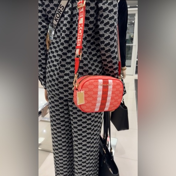 Michael Kors Jet Set Travel MD
Oval Camera Crossbody Bag - Picture 9 of 9